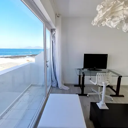 Sun & 9 * Corralejo